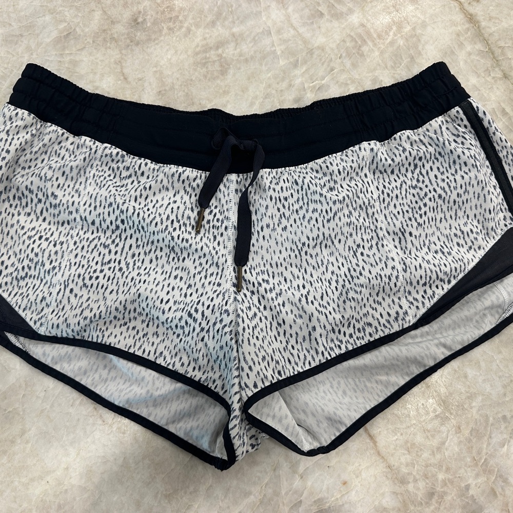 lululemon athletica Black and White Athletic Shorts SZ 10